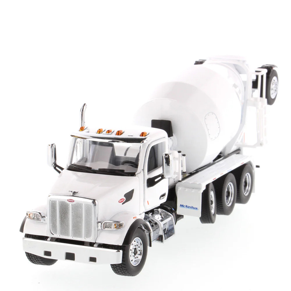 1:50 Scale 567 with McNeilus Bridgemaster Mixer