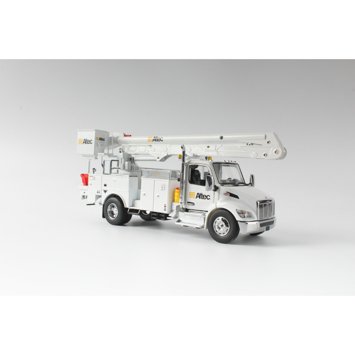 1:32 Peterbilt Model 536 with Altec AA55 Aerial Service Truck